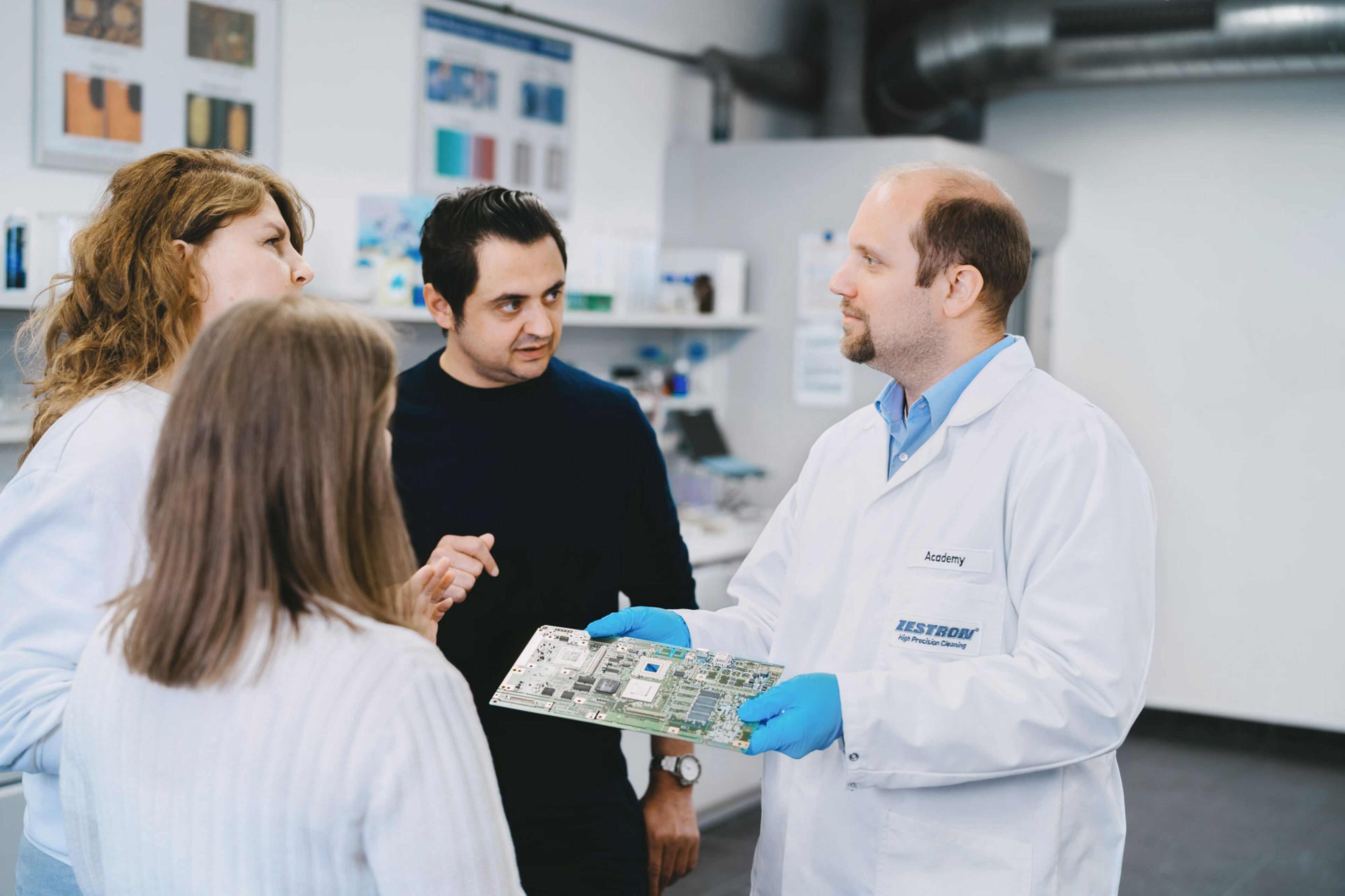 Expert Risk Assessment for PCB Surface Cleanliness - ZESTRON