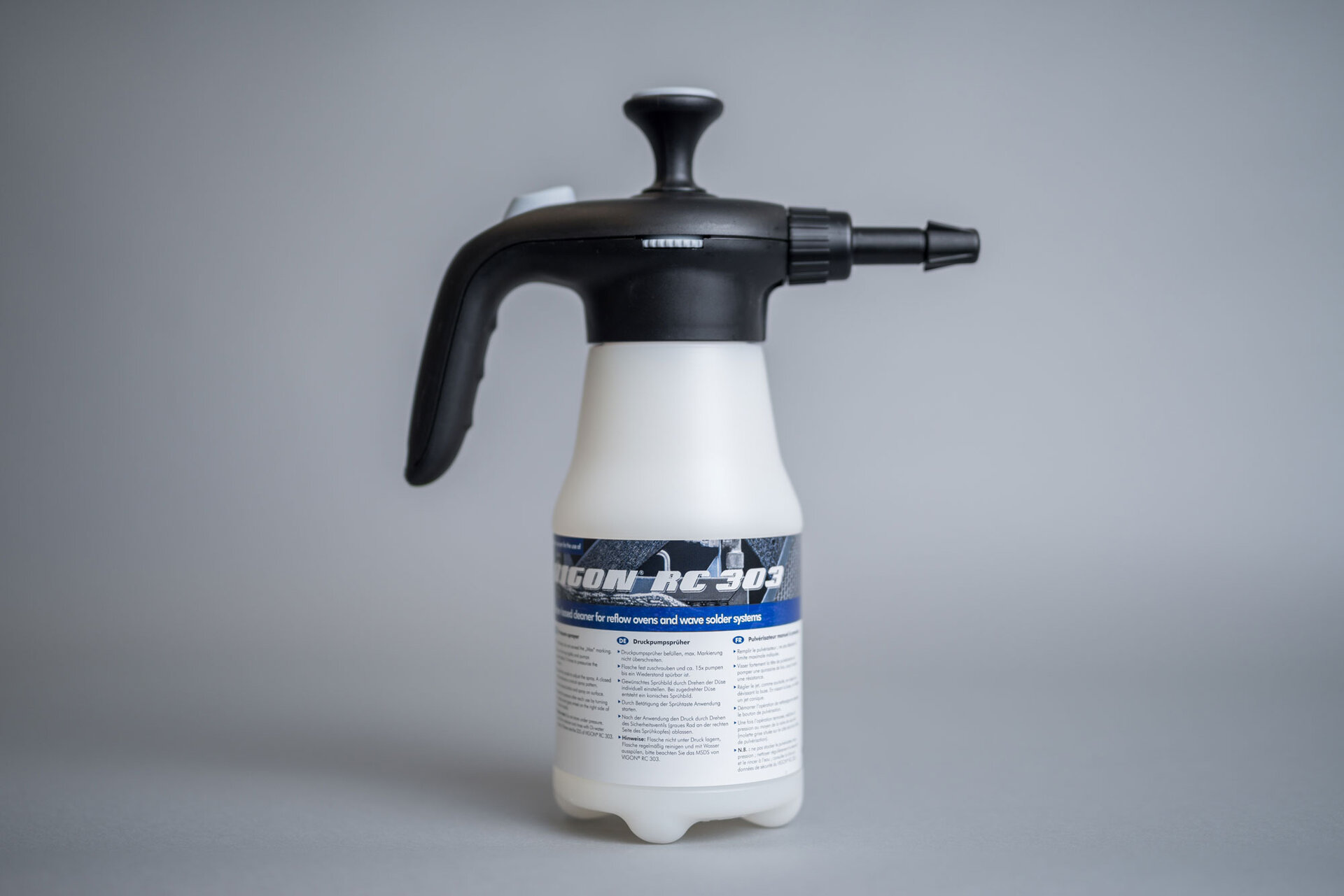 Die Vigon RC 303 Flasche mit Druckpupmsprüher als ideale Hilfe bei der Reinigung von großflächigen Reflowöfen, Wellenlötanlagen sowie Trocknungsöfen