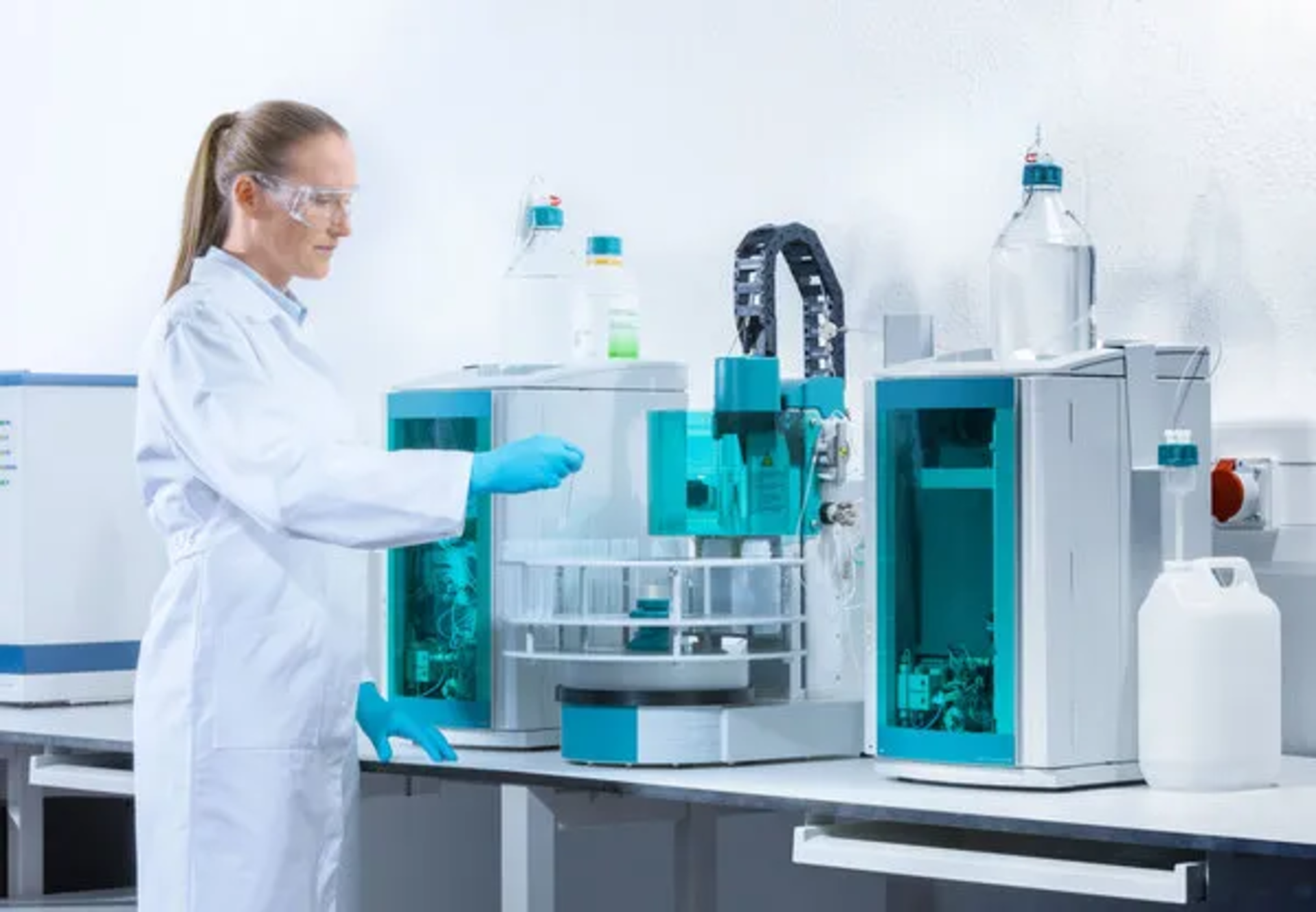 イオン種を特定できる分析装置イオンクロマトグラフィー